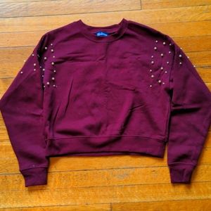Maroon sweatshirt with pearl detail